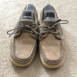 Tan Sperrys
